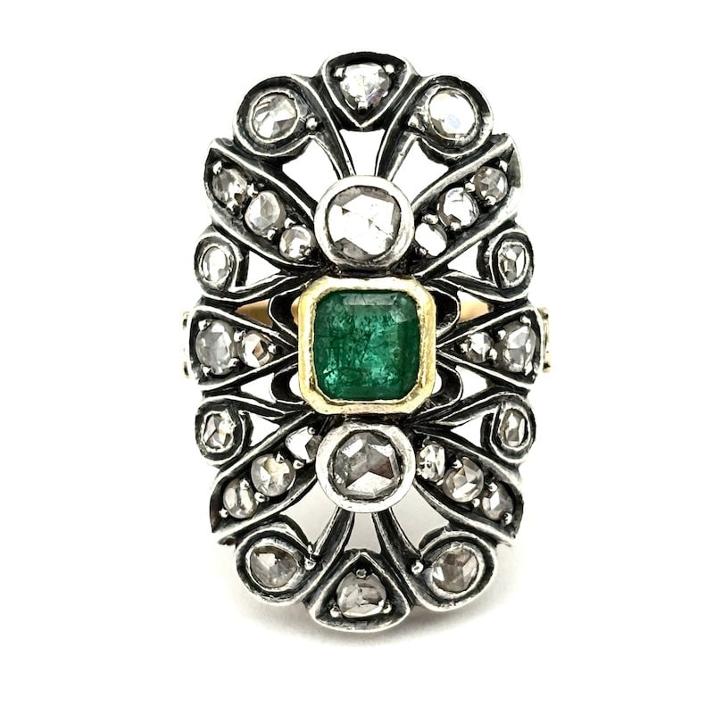 Vintage-style maxi patch ring, emerald and diamonds; 9.75 gr (1 of 7)
