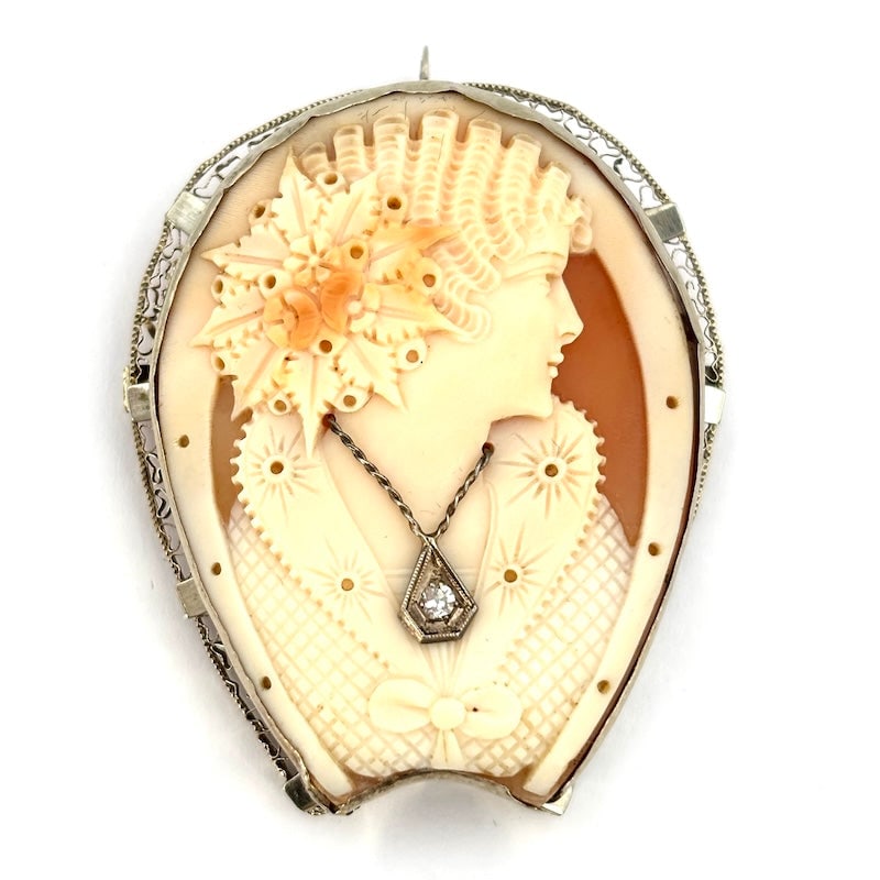 Antique cameo pendant-brooch, platinum and diamond; 12.77 gr (1 of 8)