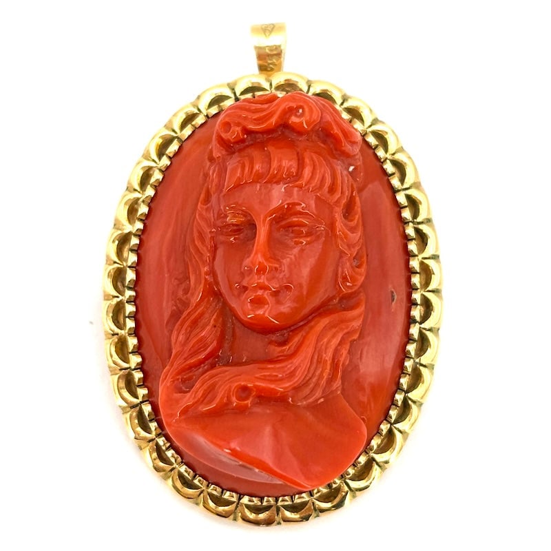Cameo pendant/brooch, sculpture of a woman's face, momo coral and gold; 17.09 g (1 of 6)