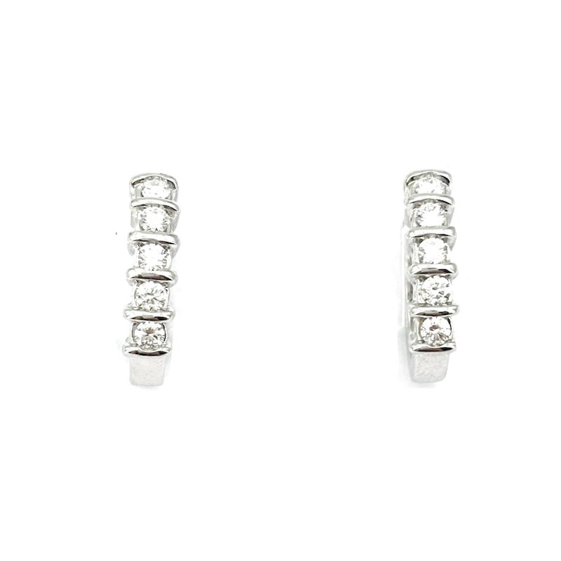 Half-moon earrings/rings in brilliant and gold - 0.45 ct - 5.34 gr: Immortal and unmissable white gold hoop earrings, with