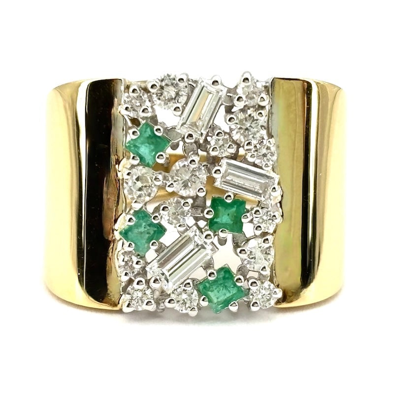 Emerald, diamond, and yellow gold band/bridge ring; 8.83 gr: A fabulous, enchanting, rounded geometric band, extremely precious and full of character, in 18kt yellow and white gold, with magnificent small square emerald-cut emeralds and baguette-cut and brillia