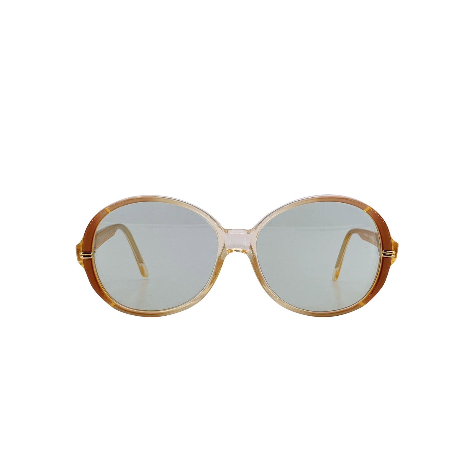 Balenciaga Vintage Plastic Sunglasses: Rediscover the elegance of 1980s French design with these Balenciaga Round Vintage Sunglasses Mod. PB2703, a refined creation that captures the brand's love for clean lines and subtle luxury. Crafted 