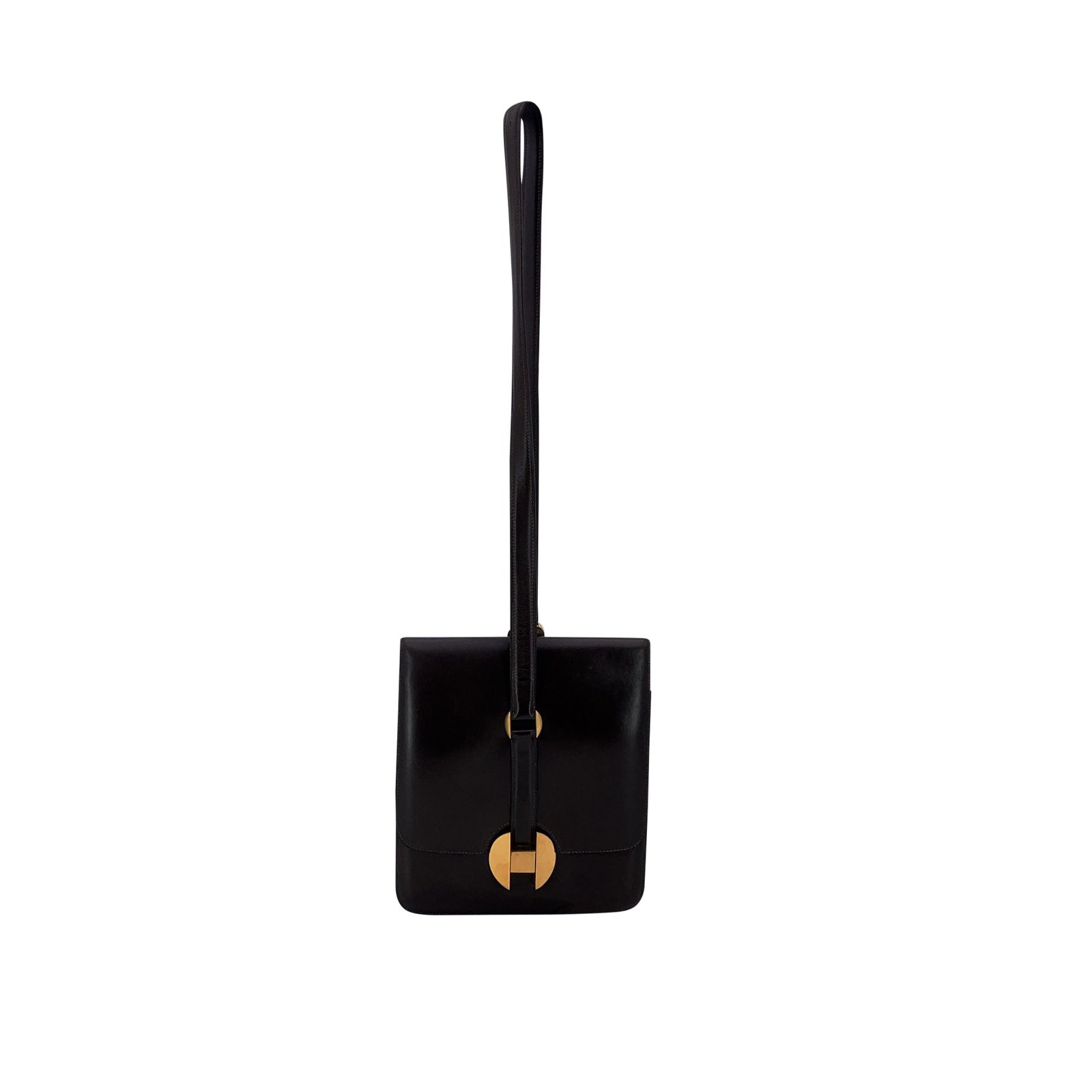 Hermes Vintage Leather Shoulder Bag 2002: This beautiful Bag will come with a Certificate of ity provided by Entrupy, leading International Fashion ators. The certificate will be provided at no further cost A rare and elegant piece of