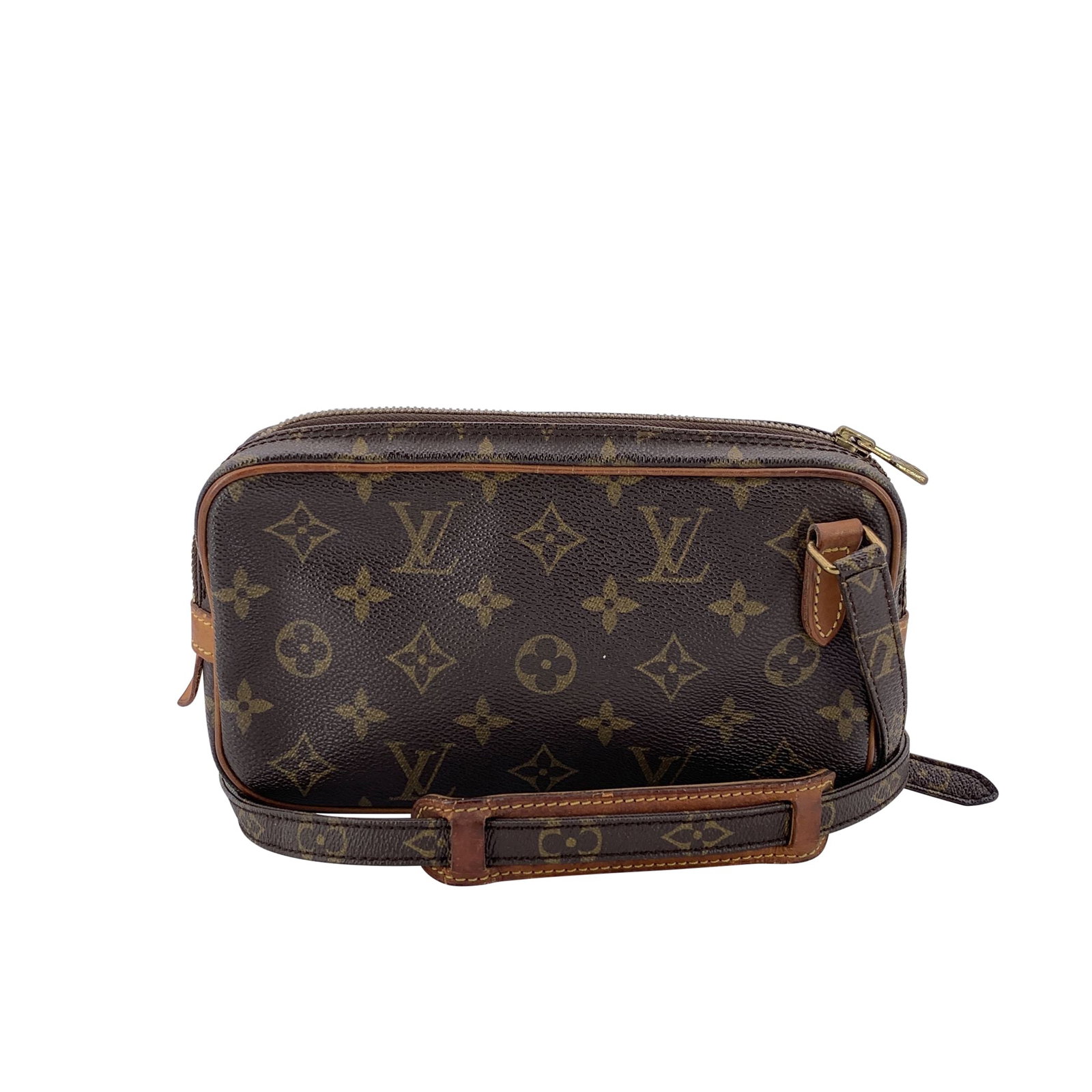 Louis Vuitton Vintage Cloth Crossbody Bag Marly: A perfect blend of elegance and everyday practicality, the Louis Vuitton Marly Bandouliere is crafted in the Maison's timeless Monogram Canvas, accented with supple Vachetta leather trim. Its versatil