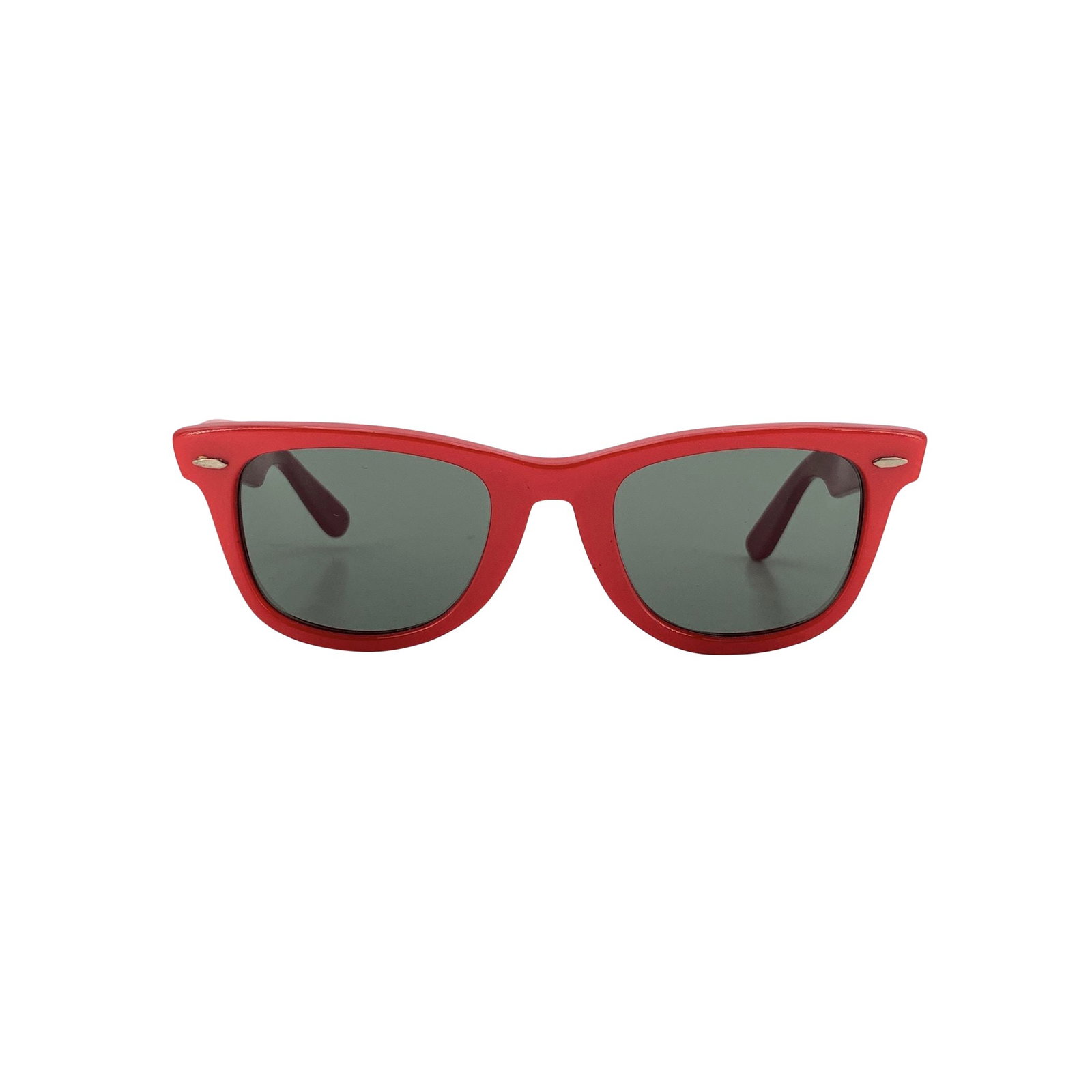 Ray-ban Vintage Plastic Sunglasses Wayfarer: The Wayfarer model, a timeless icon of 1980s style, comes to life in these Ray-Ban Unisex Red Vintage Sunglasses. Their iconic rectangular silhouette is rendered in a bold red plastic frame, giving a 