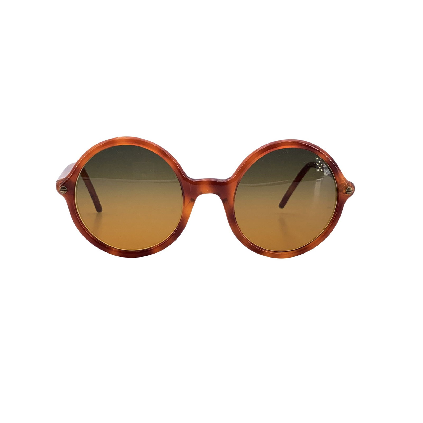 Gianfranco Ferre Vintage Plastic Sunglasses: A true embodiment of 1980s Italian sophistication, these Gianfranco Ferre Vintage Oval Sunglasses showcase the bold yet refined design language that defined the "Architect of Fashion." Crafted in Ital
