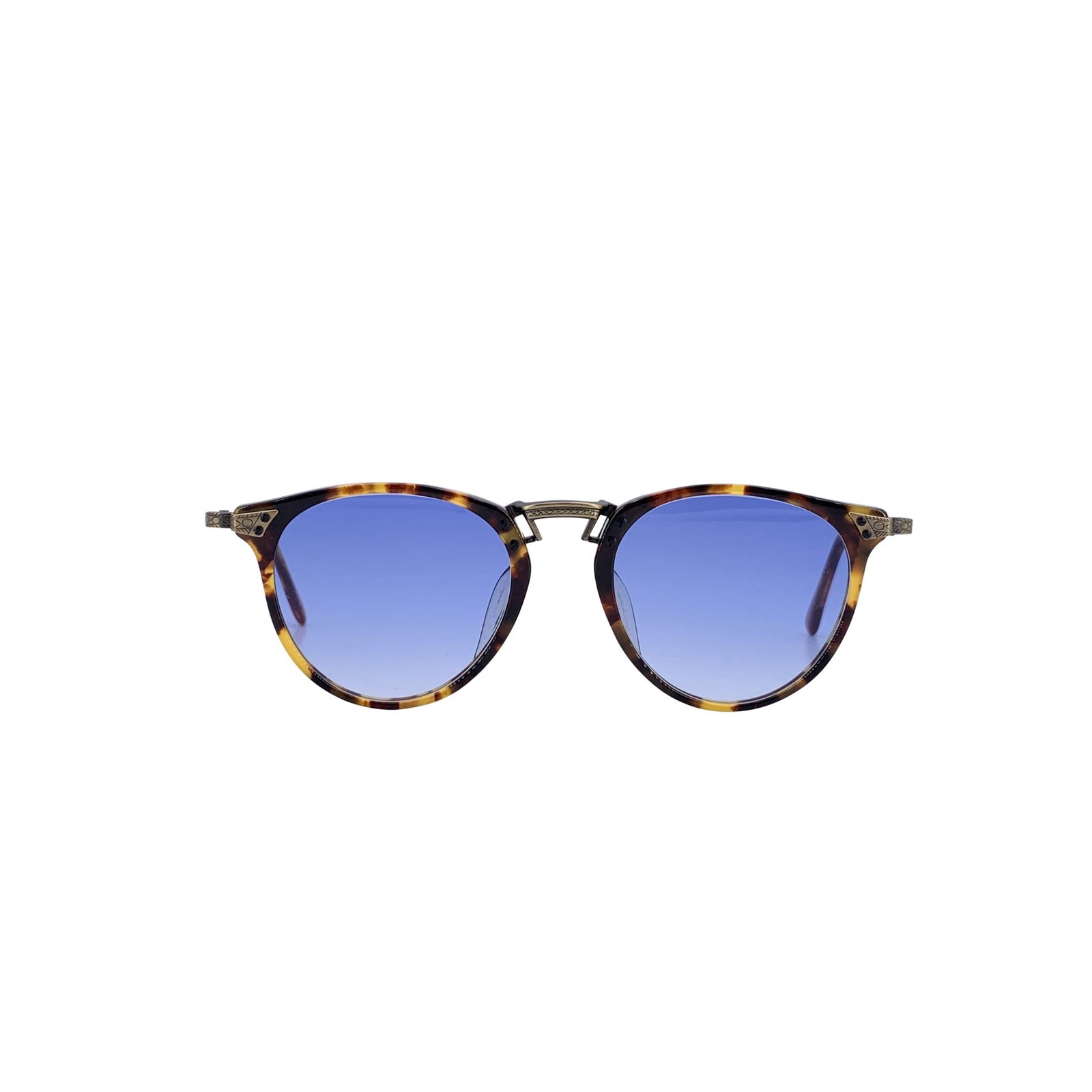 Other Brand Vintage Plastic Sunglasses: Step into the subtle sophistication of the 1980s with these Beau Monde Vintage Round Sunglasses Carlisle TOT, a perfect blend of refined design and effortless style. Beau Monde, a respected Japanese e