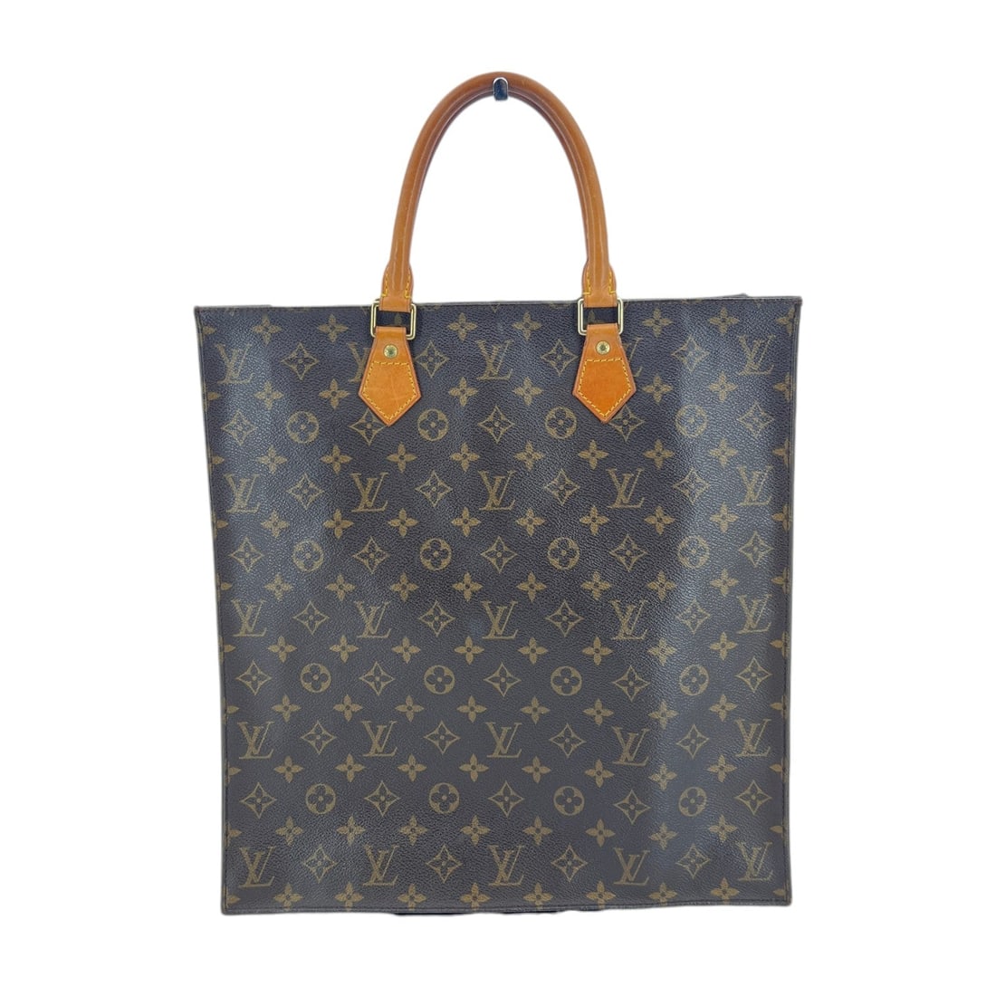 Louis Vuitton Cloth Tote Bag Plat: Experience the perfect blend of modern sophistication and heritage with this Louis Vuitton Monogram Canvas Sac Plat GM. Originally designed as a sleek, structured shopping tote, the Plat model has bec