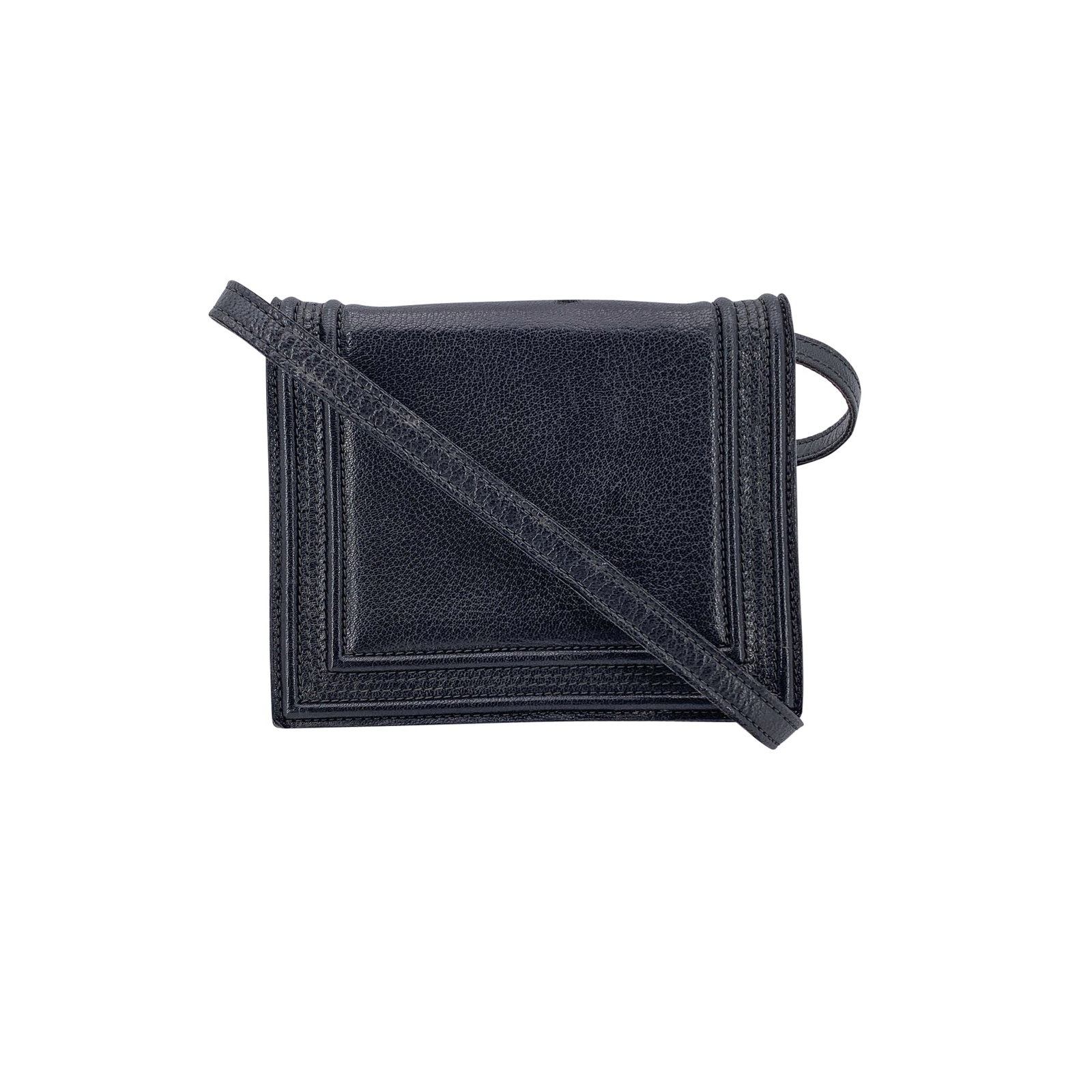 Yves Saint Laurent Vintage Leather Shoulder Bag: Timeless and versatile, this vintage Yves Saint Laurent small convertible shoulder bag in supple black leather is a beautifully crafted piece from an era where elegance met everyday function. Its stru