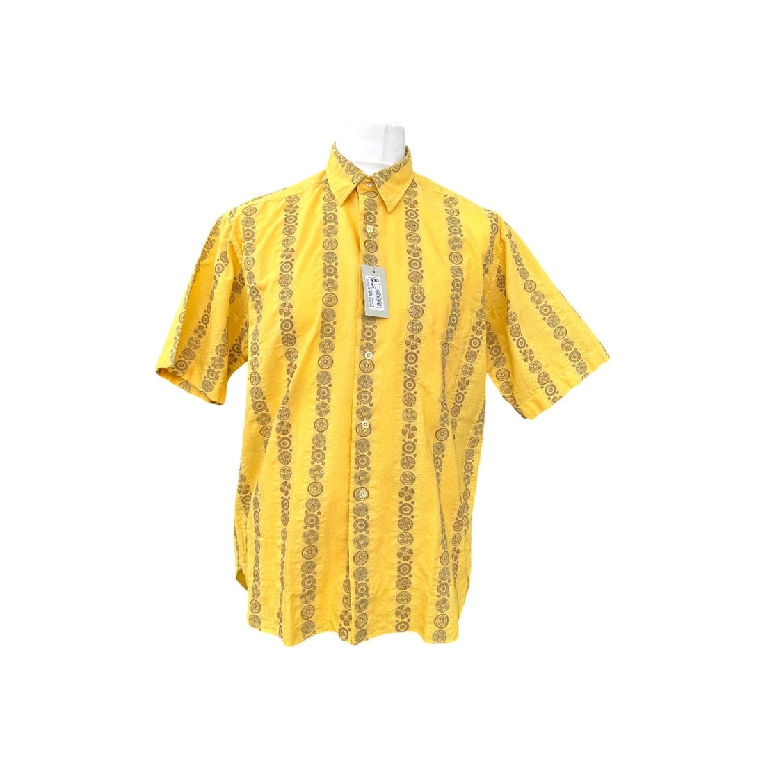 Gianza Vintage Cotton Shirt Unisex Shirt: Step back into the 1990s with this Gianza Vintage Yellow Medallion Stripes Short Sleeve Shirt, a true gem for any vintage enthusiast. Expertly crafted in Italy, this piece showcases the understated el