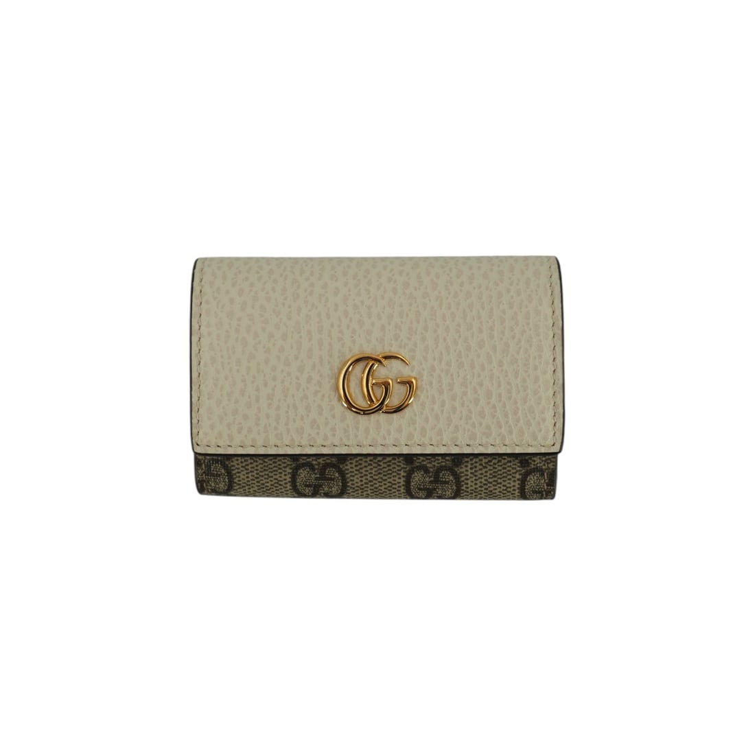 Gucci Cloth Accessory Marmont: Step into the world of Italian luxury with this elegant Gucci GG Supreme Canvas Marmont 6 Key Case. A true testament to the Marmont collection's enduring appeal, this small but mighty accessory was cr