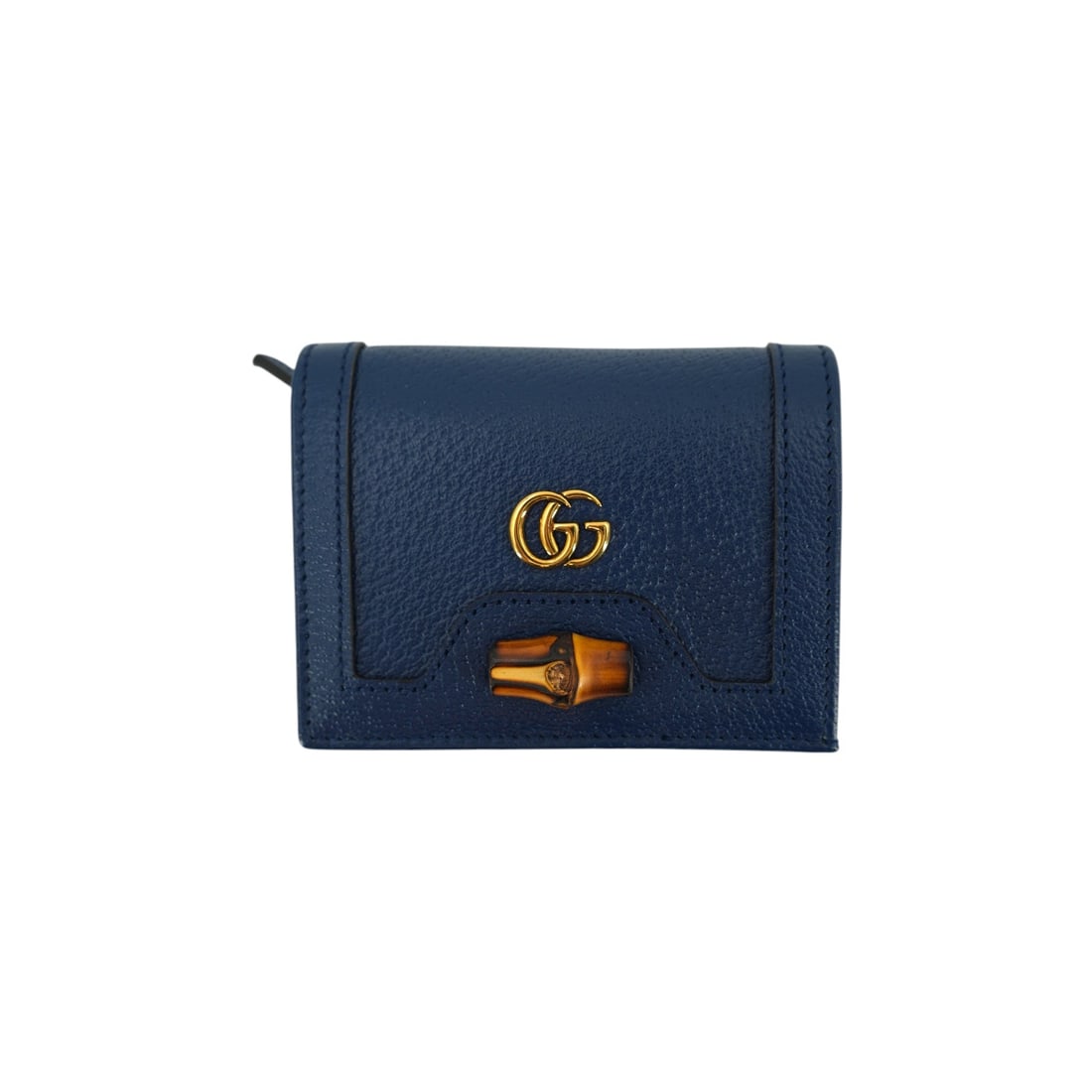 Gucci Leather Wallet Diana Bamboo: Embrace the timeless allure of the Diana Bamboo collection with this exquisite Gucci compact card wallet. A must-have for vintage lovers, this small leather piece captures the essence of Italian craft