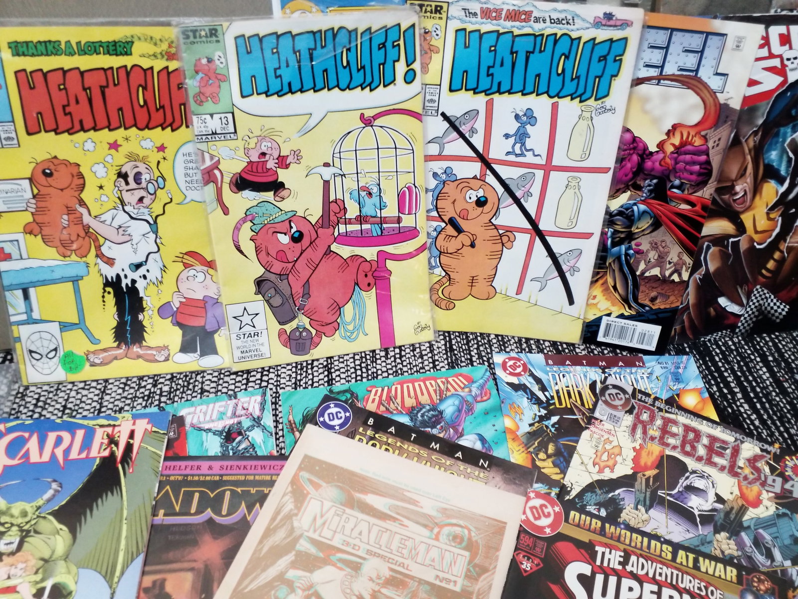 Comic Books  Large Lot over 60 comic books  Batman  etc (1 of 17)