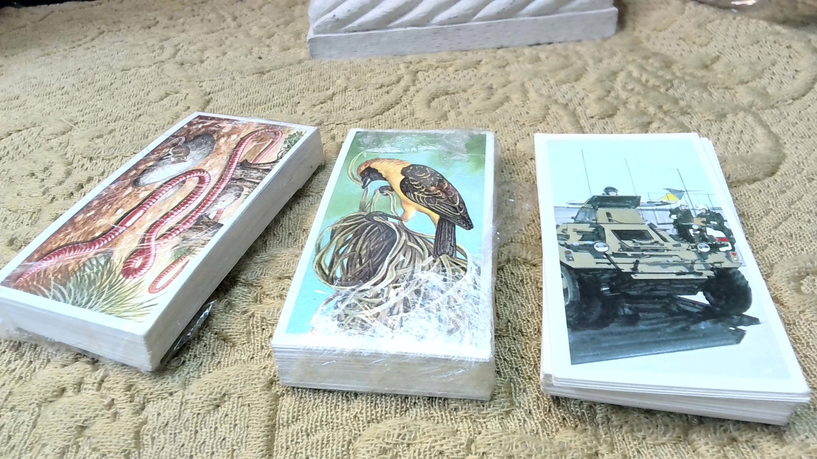 3 complete Trade cards Vintage Tea sets (1 of 7)