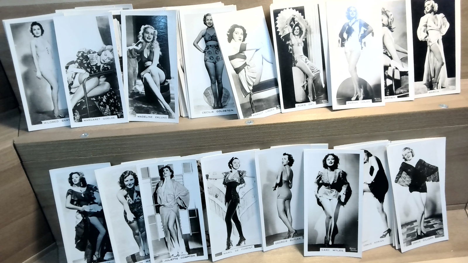 Tobacco cards 1939 Film Stage Beauties Carreras Real Photo Pin up SET VG+ (1 of 4)