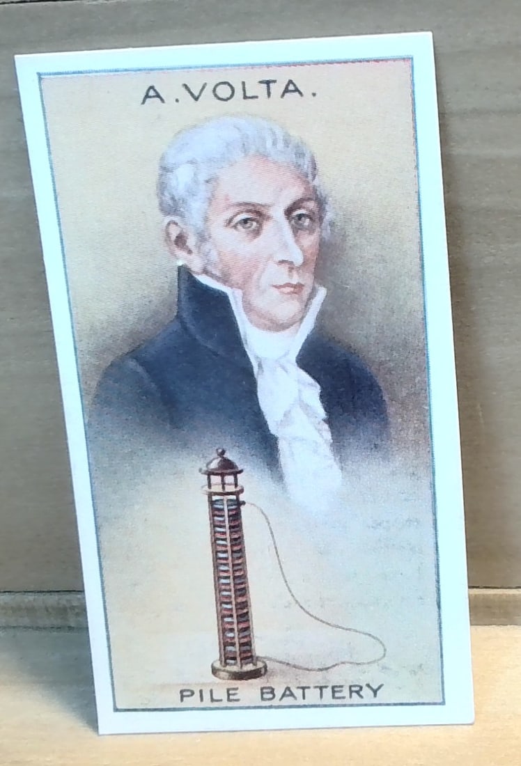 A huge Collection of early Tobacco cards approx 2,000 cards Sports Miltiary etc. 1905-1930s (1 of 13)