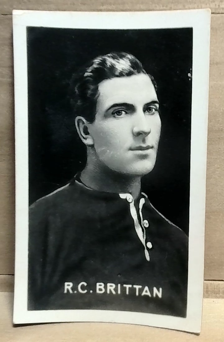 1923 The Champion Boys Mag. Football Captains tobacco card Real photo R. Brittan (1 of 2)