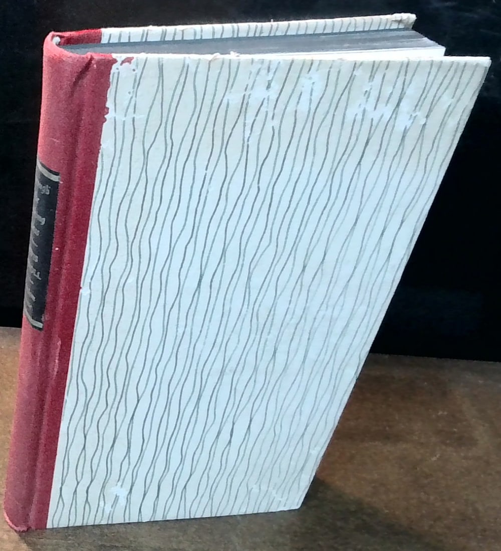 Through the Looking Glass by Lewis Carroll 1965 John Tenniel: Illustrated, Rare,published by Random House in 1965, in text illustrtions, bright pages. , a little corner wear, overall sound book, solid hinges. book itself is sound, hinges tight, pages bright