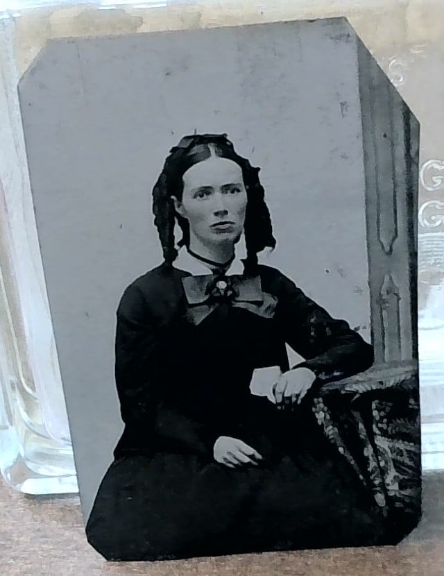 Antique 1880s Tin Type Woman Fashion: Please inspect pictures, Lots of itmes Available in our current sale.