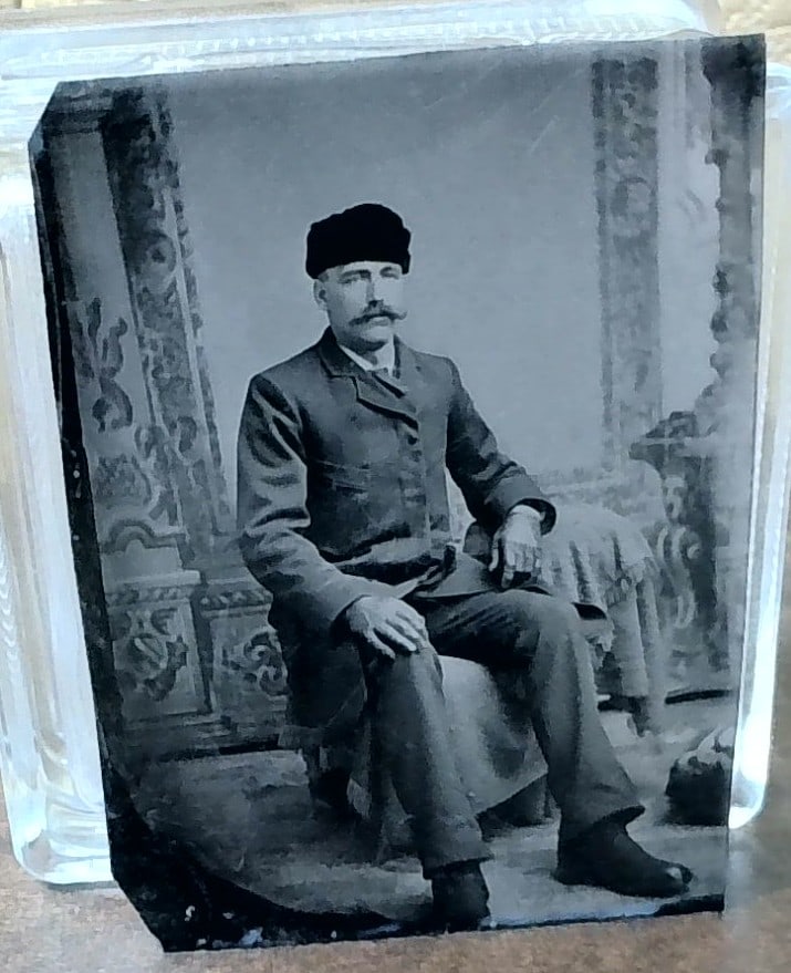 Antique 1880s Tin type Possible Arabic or Turkish Man: Please inspect pictures, Lots of itmes Available in our current sale.