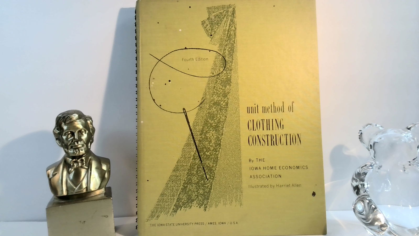 Unit Method of Clothing Construction Iowa State University 1969 illustrated (1 of 6)
