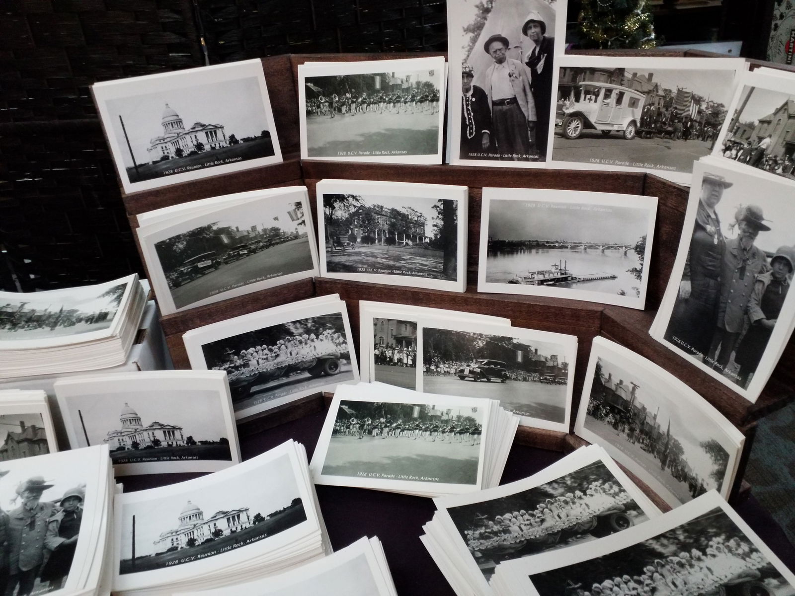 A Giant Lot of 1000s of Post Cards Confederacy Arkansas Parade (1 of 14)