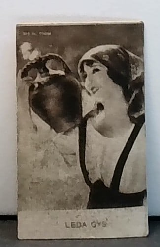 1930s Leda Gys Italian Cinema Ivlas Chocolate Card Hand Cut card: A scarce Beautiful original card VG, in top loader and penny sleave, Please inspect pictures.