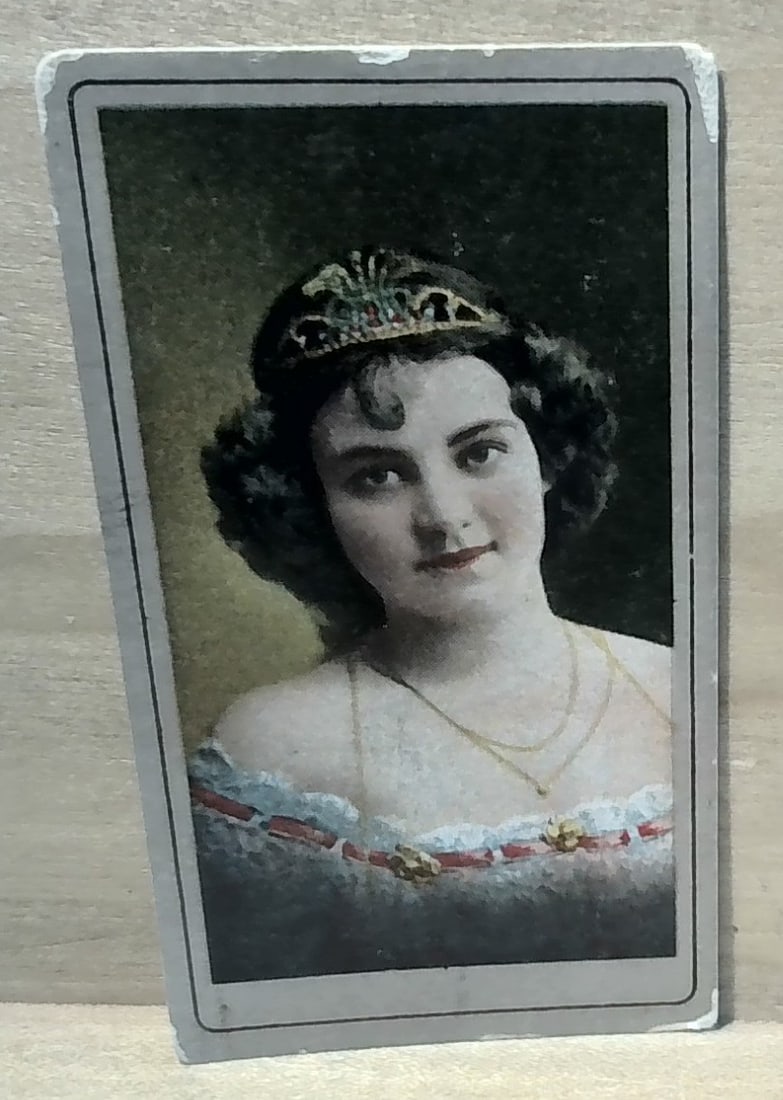 1900 Actresses Murai Brothers Kyoto Japan cigarette card Tobacco card VG: A scarce Beautiful U S tobacco card single card. VG, Please inspect pictures.