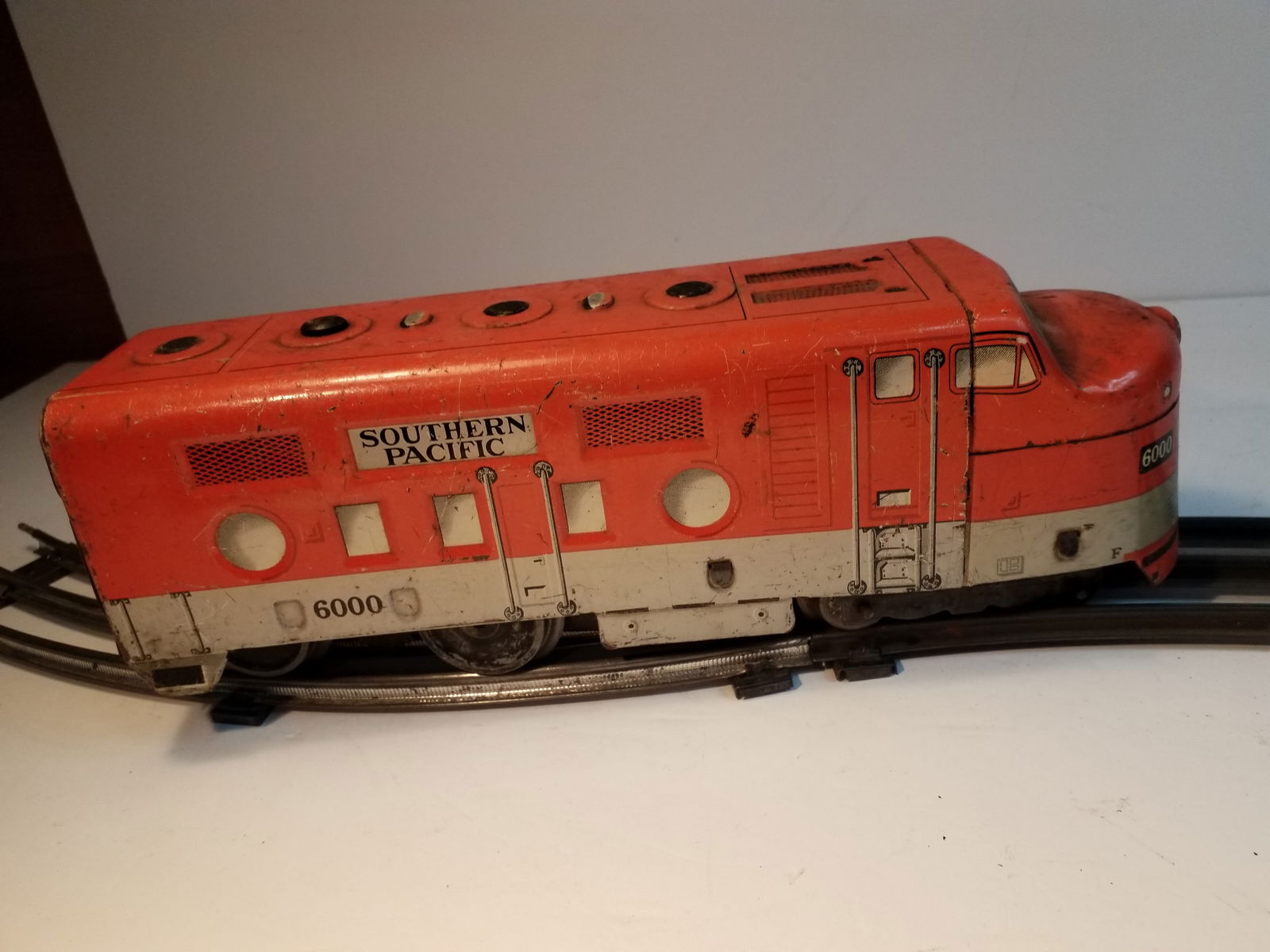 Vintage Marx Powered Locomotive O Scale #6000 Southern Pacific (1 of 4)