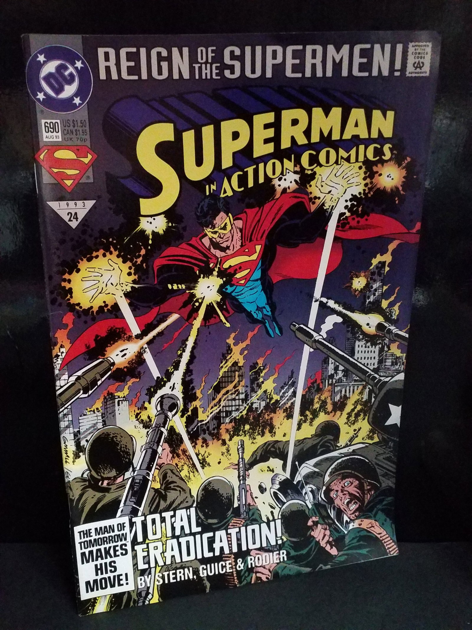 Superman Action Comics #690 Reign of the Supermen 1993 DC Comics VF+-NM: In super condition. Higher Grade comic. Although we are not comic book graders the majority of the comic books in this sale are in exceptional condition. All Comics come bagged and boarded, Please vie