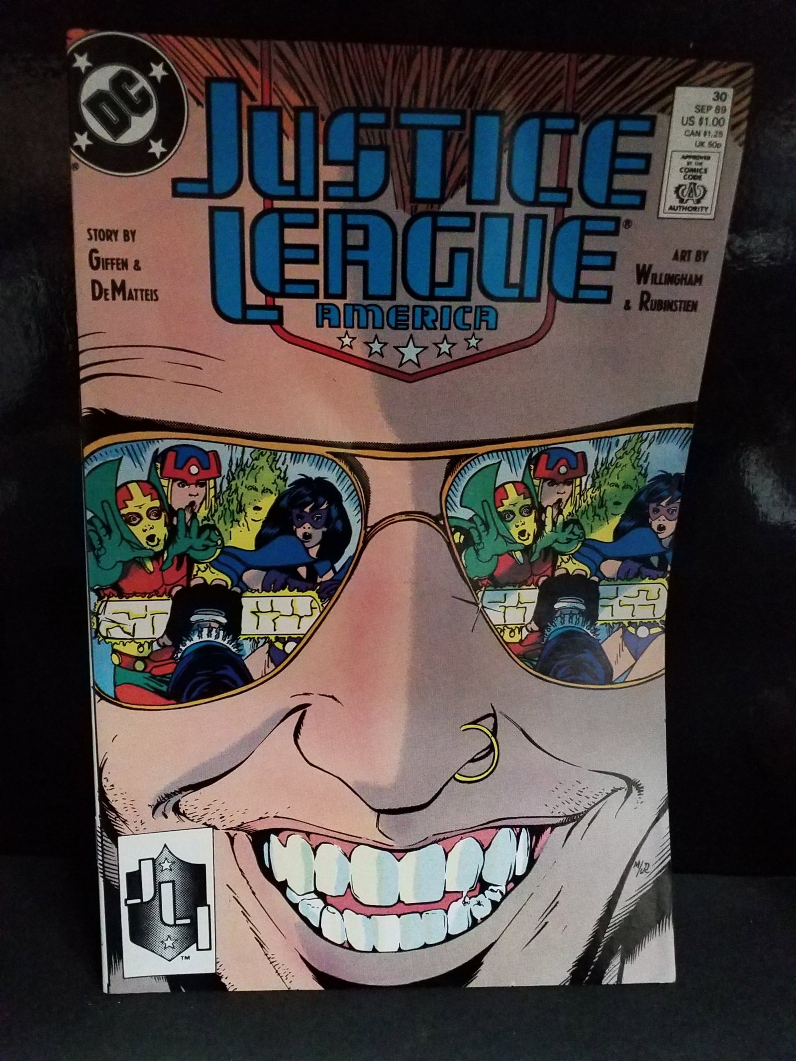 JUSTICE LEAGUE INTERNATIONAL AMERICA #30 Rubinstein Maguire VF+-NM (1 of 2)