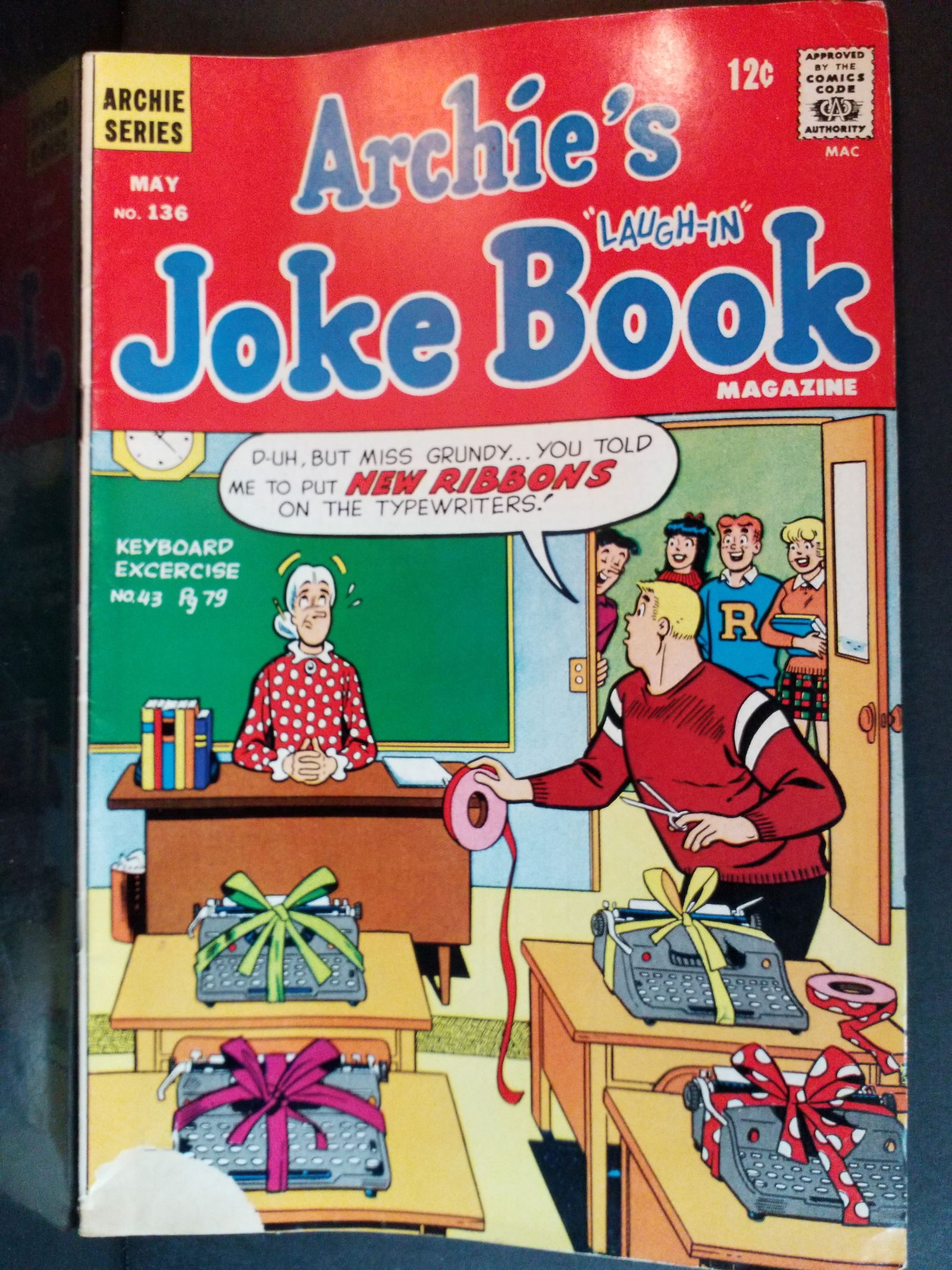 COMIC BOOK ARCHIE SERIES ARCHIE'S LAUGH-IN JOKE BOOK #136 MAY 1969 12¢ VG- VG+: A Higher Grade comic. Although we are not comic book graders the majority of the comic books in this sale are in exceptional condition. All Comics come bagged and boarded, Please view pictures. Comic