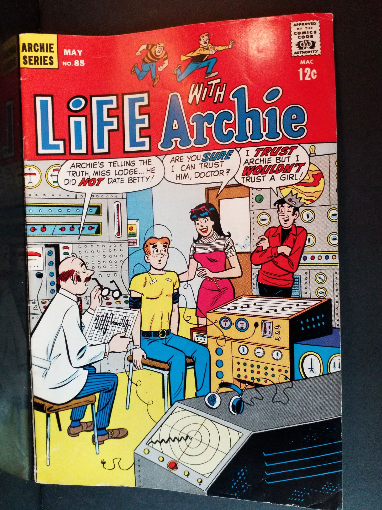 Archie Comics Life with Archie #85 (Silver Age) Archie, Betty, Veronica Comic VG- VG+: A Higher Grade comic. Although we are not comic book graders the majority of the comic books in this sale are in exceptional condition. All Comics come bagged and boarded, Please view pictures. Comic