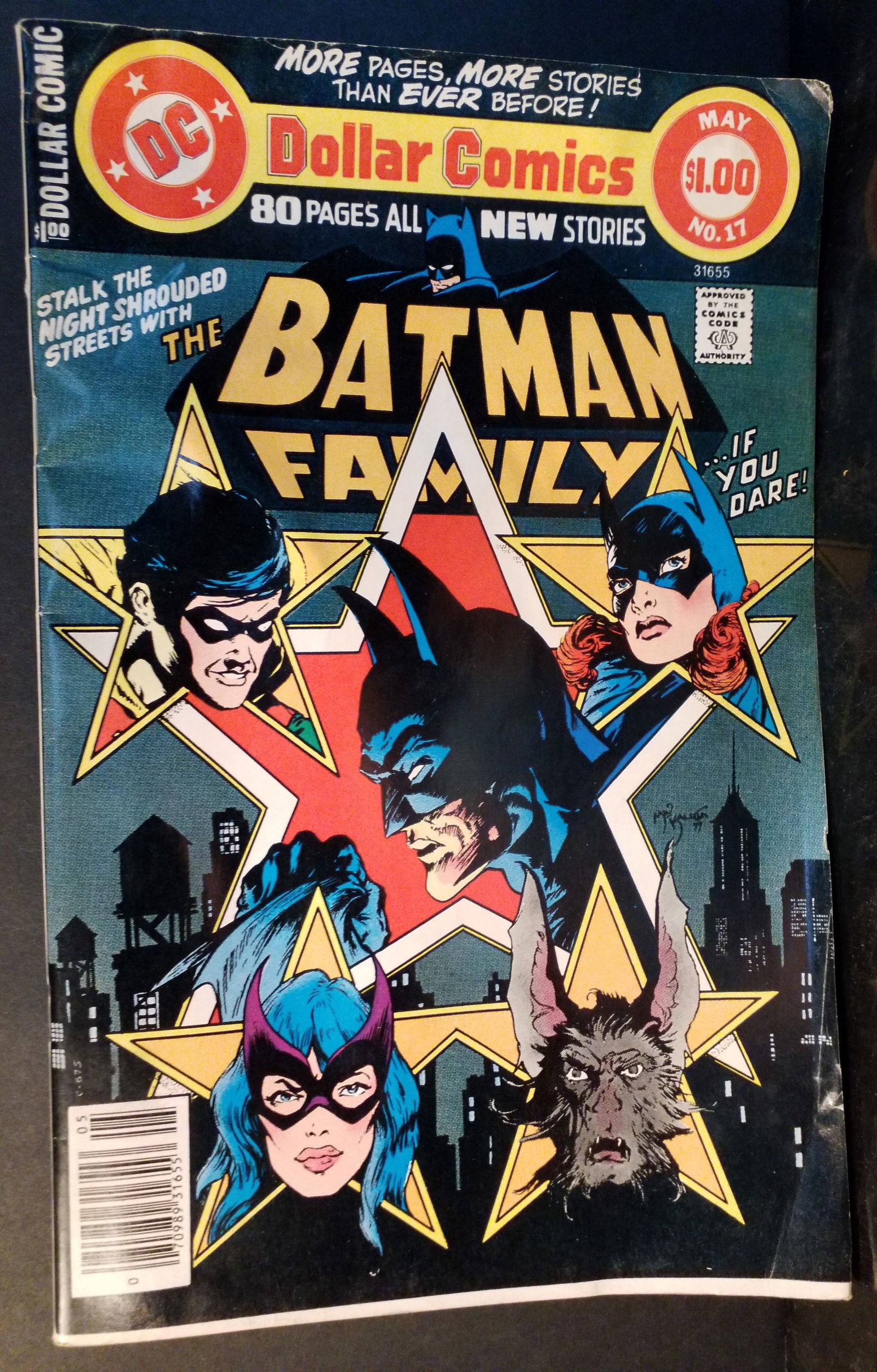 Batman Family #17 Batgirl, Robin, Huntress & Man-Bat! GOOD 1978 DC ComicF+-NM: A Higher Grade comic. Although we are not comic book graders the majority of the comic books in this sale are in exceptional condition. All Comics come bagged and boarded, Please view pictures. Comic