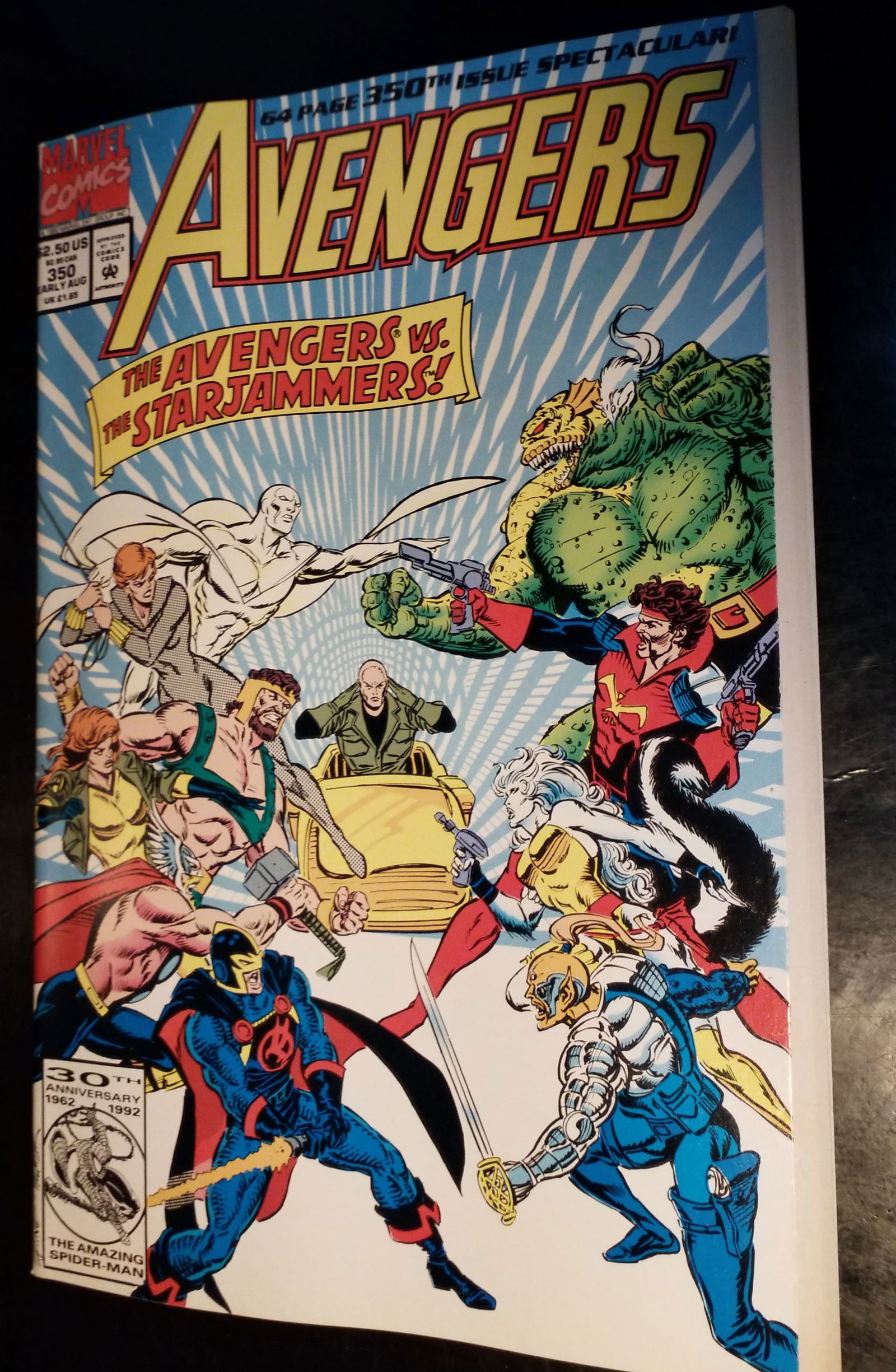 The Avengers #350 Marvel Comics August 1992 Avengers Vs. Starjammers VF+-NM: A Higher Grade comic. Although we are not comic book graders the majority of the comic books in this sale are in exceptional condition. All Comics come bagged and boarded, Please view pictures. Comic