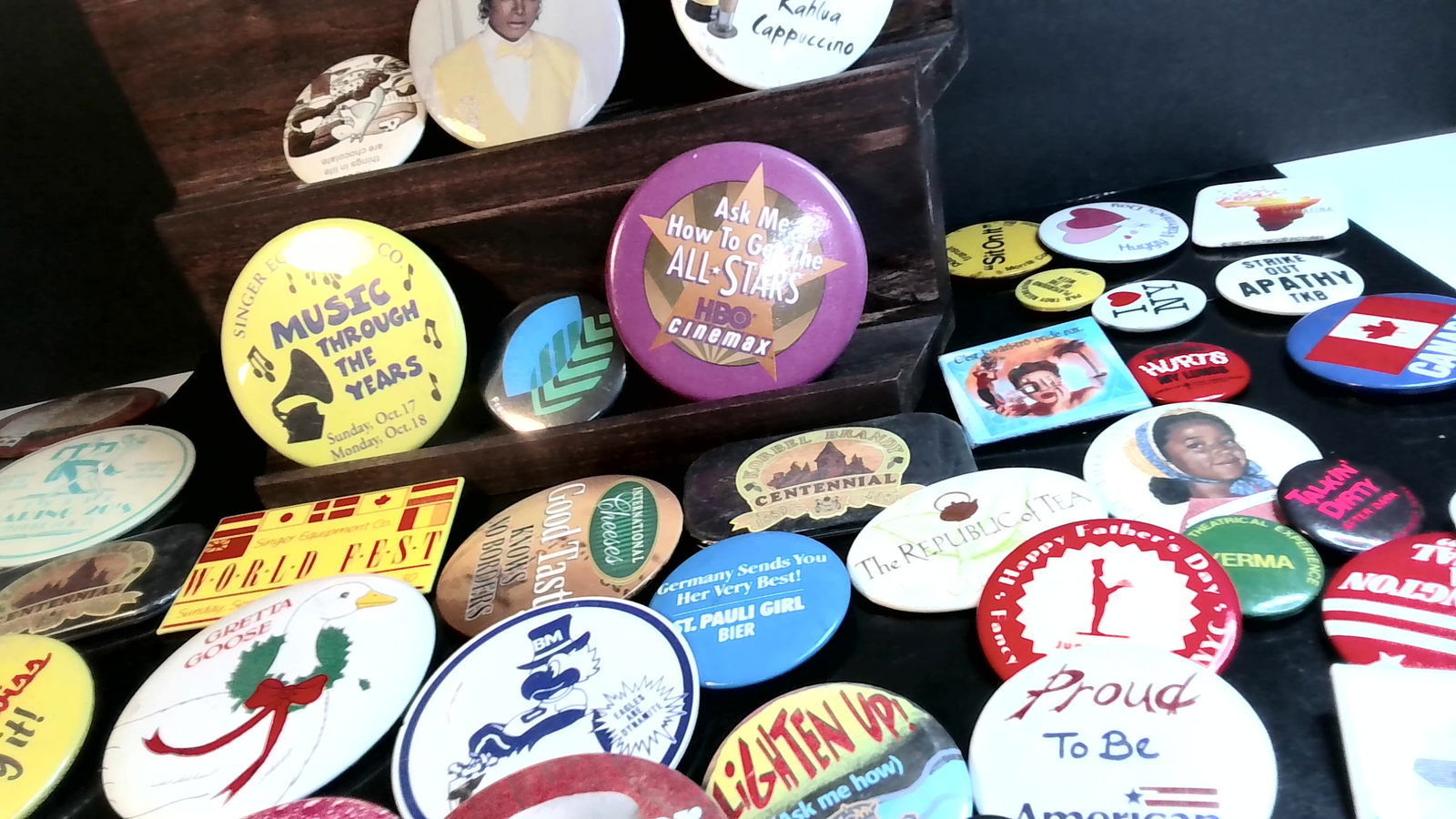 A very Large Collection of Vintage Buttons Michael Jackson etc.: Well over over 100 Buttons. You get every thing in the pictures , please view photos.