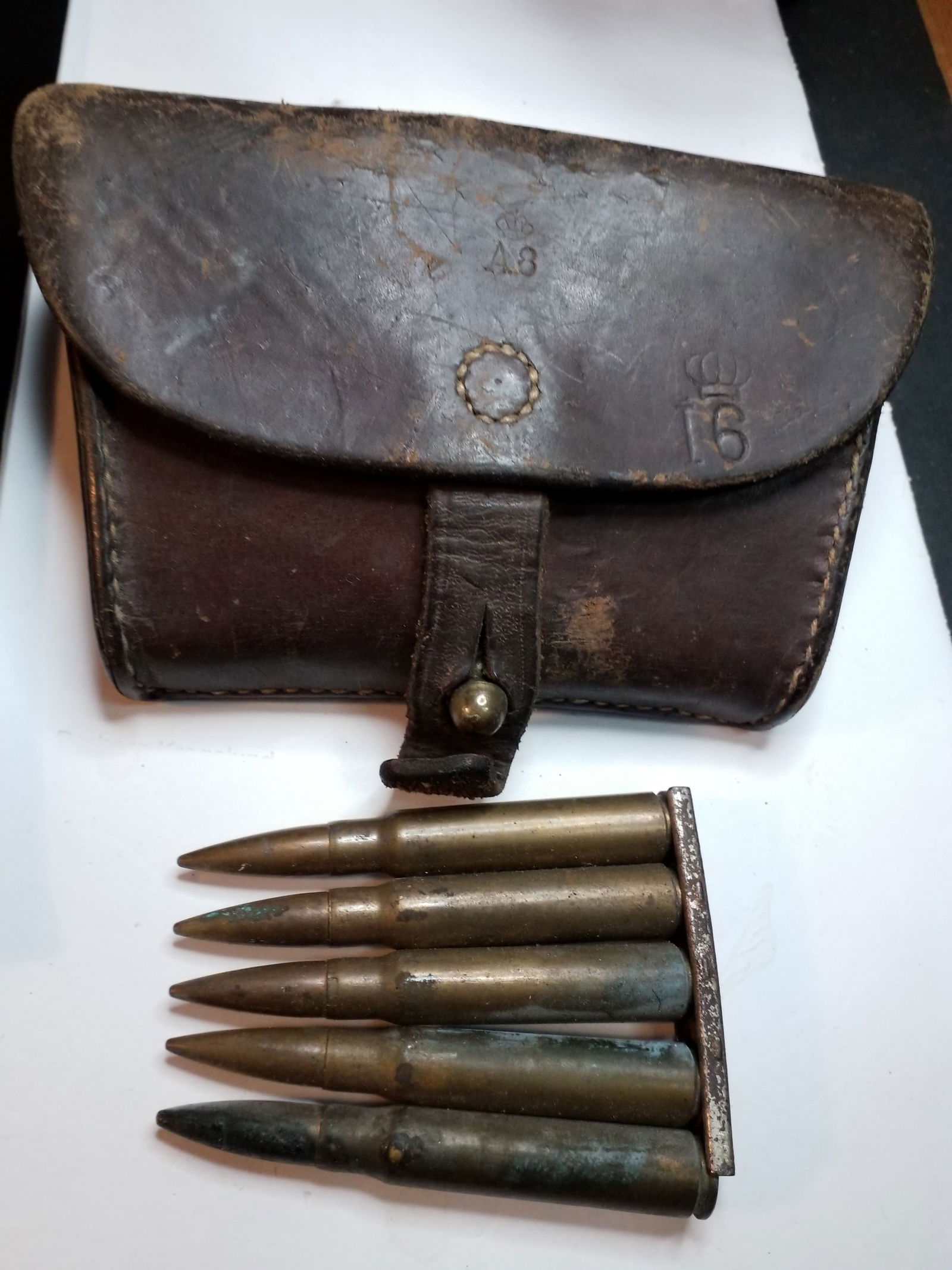 Rare WWI British Ammunition Leather Pouch with ammo (1 of 9)