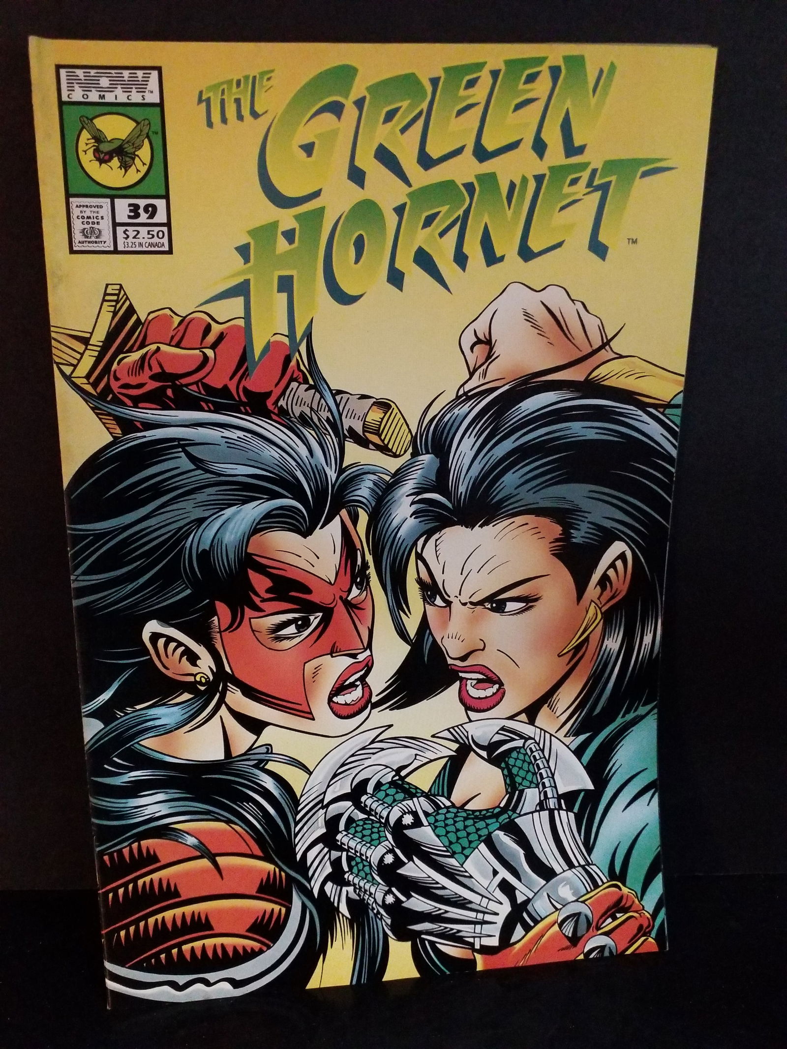 The Green Hornet #39 (NM) NOW COMICS, Kato, Higher Grade VF+-NM: A Higher Grade comic. Although we are not comic book graders the majority of the comic books in this sale are in exceptional condition. All Comics come bagged and boarded, Please view pictures. Comic