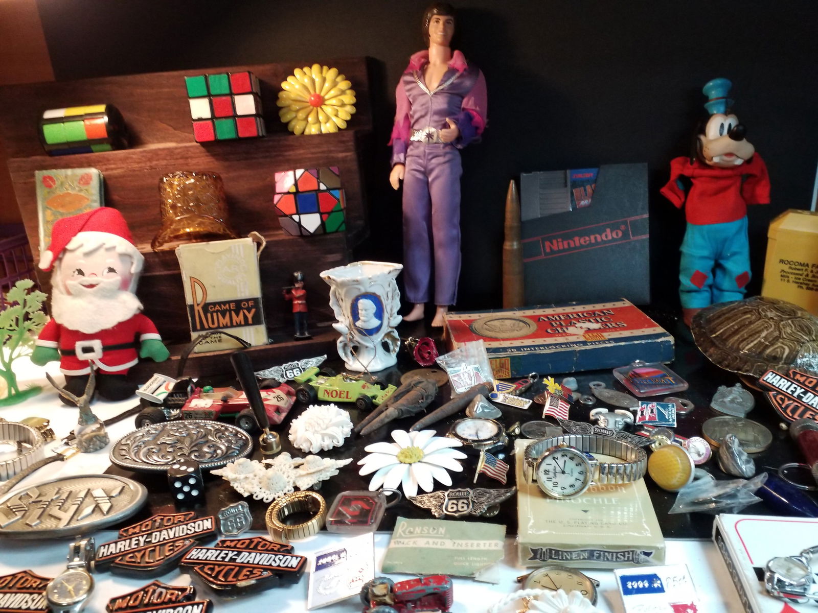 Large Quality Junk Drawer Lot bakelite broaches pins Vintage Games Rubiks Nintendo Turtle shells (1 of 17)