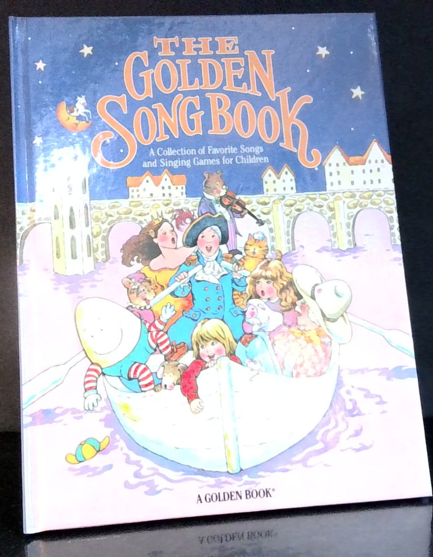The Golden Songbook 1981 Large Golden books Hardcover illustrated, In Excellent condition: Very nice, strong hinges, bright interior, overall strong hinges.