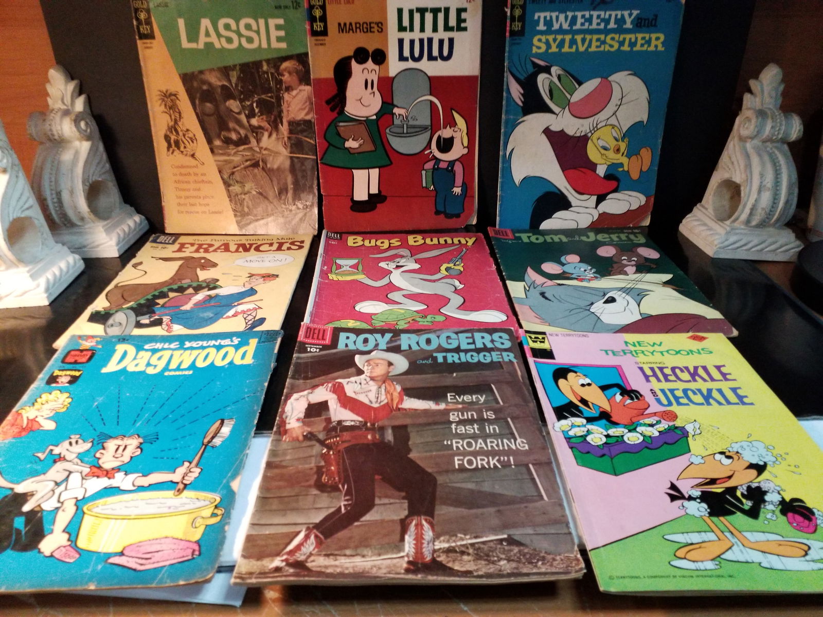 Nice lot of Golden Age Comic books Tom and Jerry Bugs Bunny Tweety etc. 9 comics VG (1 of 6)