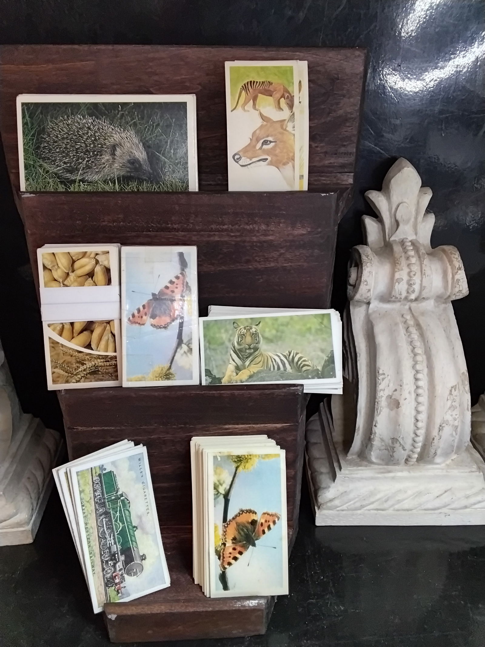 A collection of 7 collections and sets, Cigar cards, Cigarette cards , Tea Cards,: In very good condition, Please view pictures below