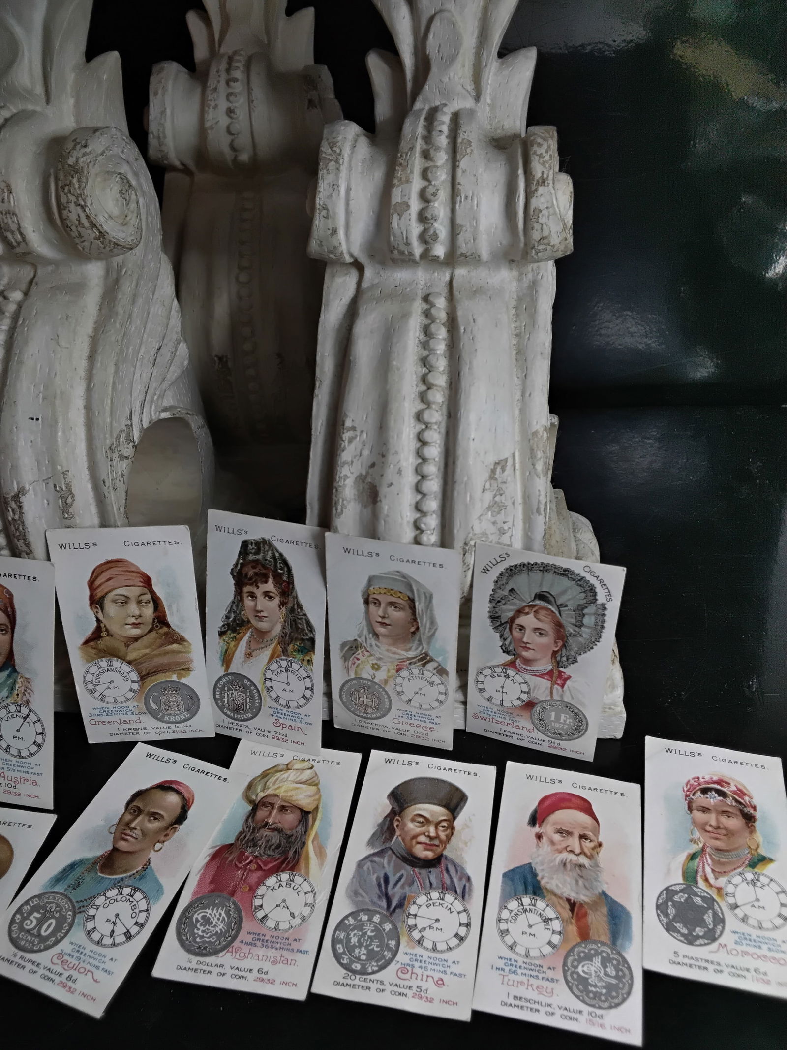 1920s Time and Money in Different Countries W D Wills Collection of approx 13 cards (1 of 3)