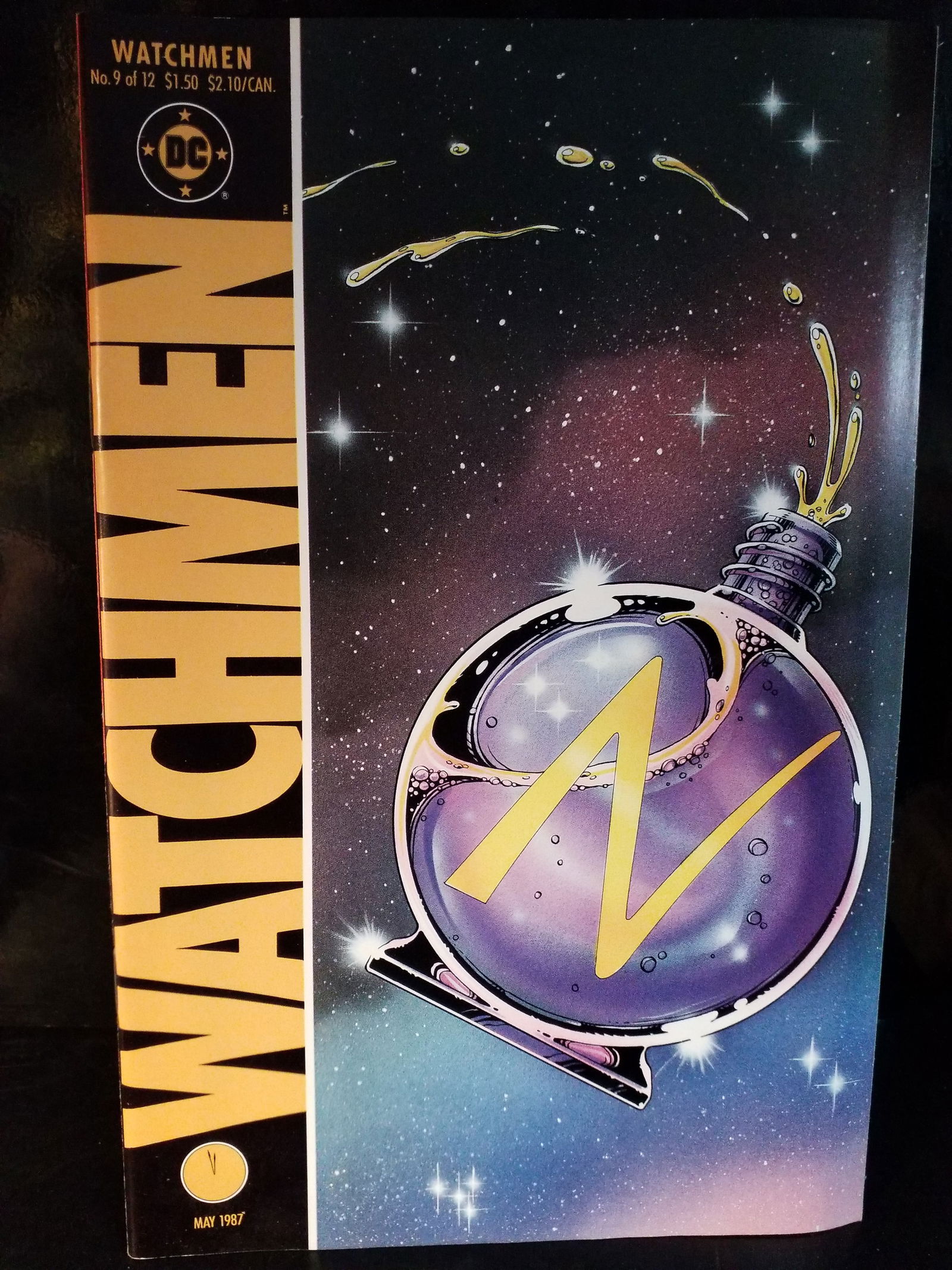 Watchmen #9 Darkness of Mere Being! Dave Gibbons Cover Art! DC Comics 1987 VF+- NM: Adding Comics Daily to our current sale. A Higher Grade comic. Although we are not comic book graders the majority of the comic books in this sale are in exceptional condition. All Comics come bagged