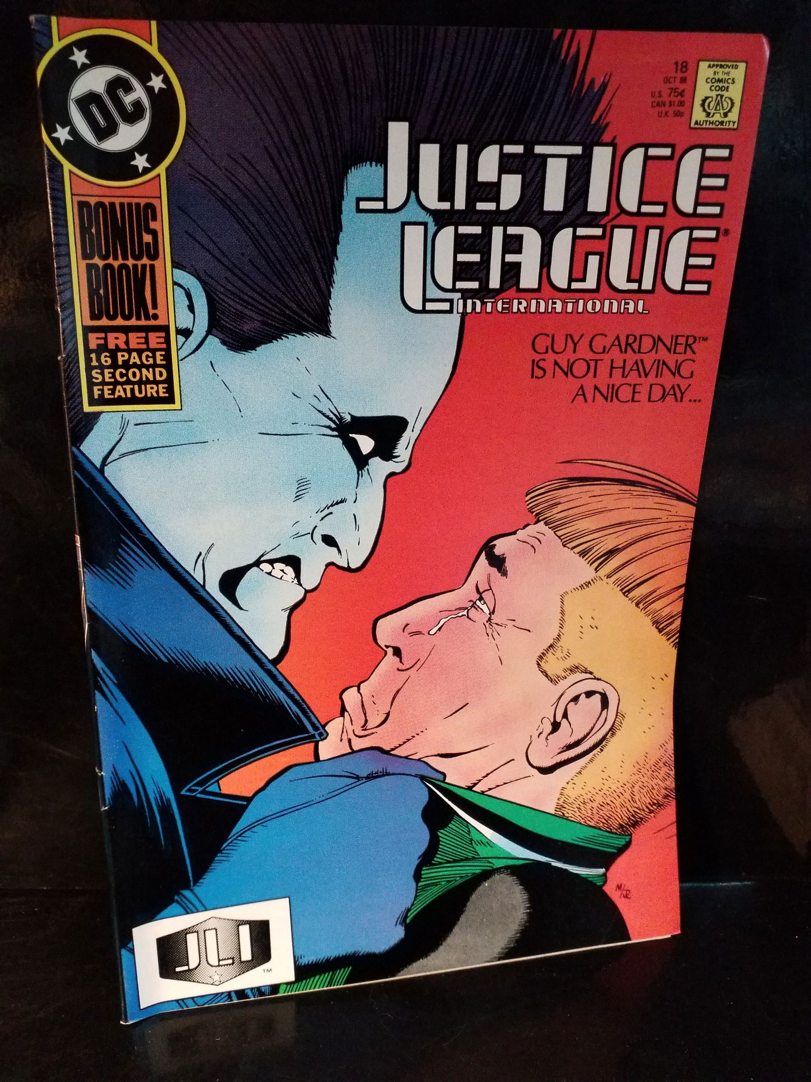 Justice League International #18 DC Comic Book 1988 VF+/ NM: Adding Comics Daily to our current sale. A Higher Grade comic. Although we are not comic book graders the majority of the comic books in this sale are in exceptional condition. All Comics come bagged