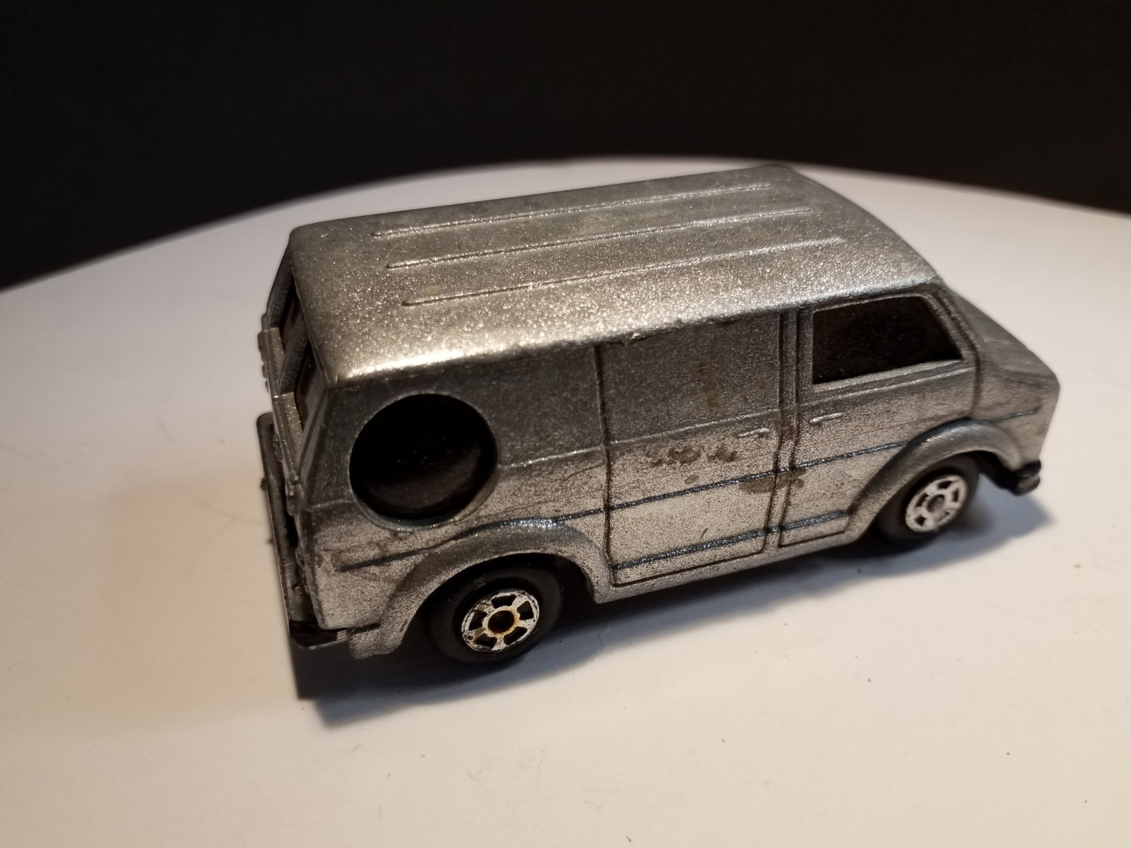 Vintage 1970s Bedford silver van die cast (1 of 3)