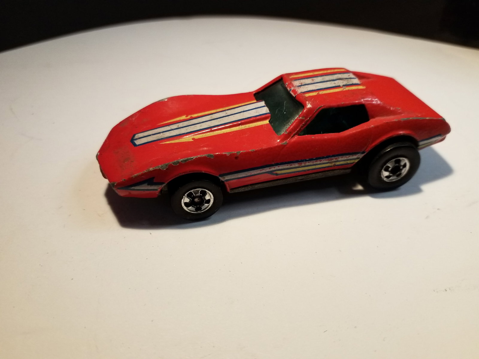 Vintage Mattel Red Corvette Stingray 1975 die cast (1 of 4)