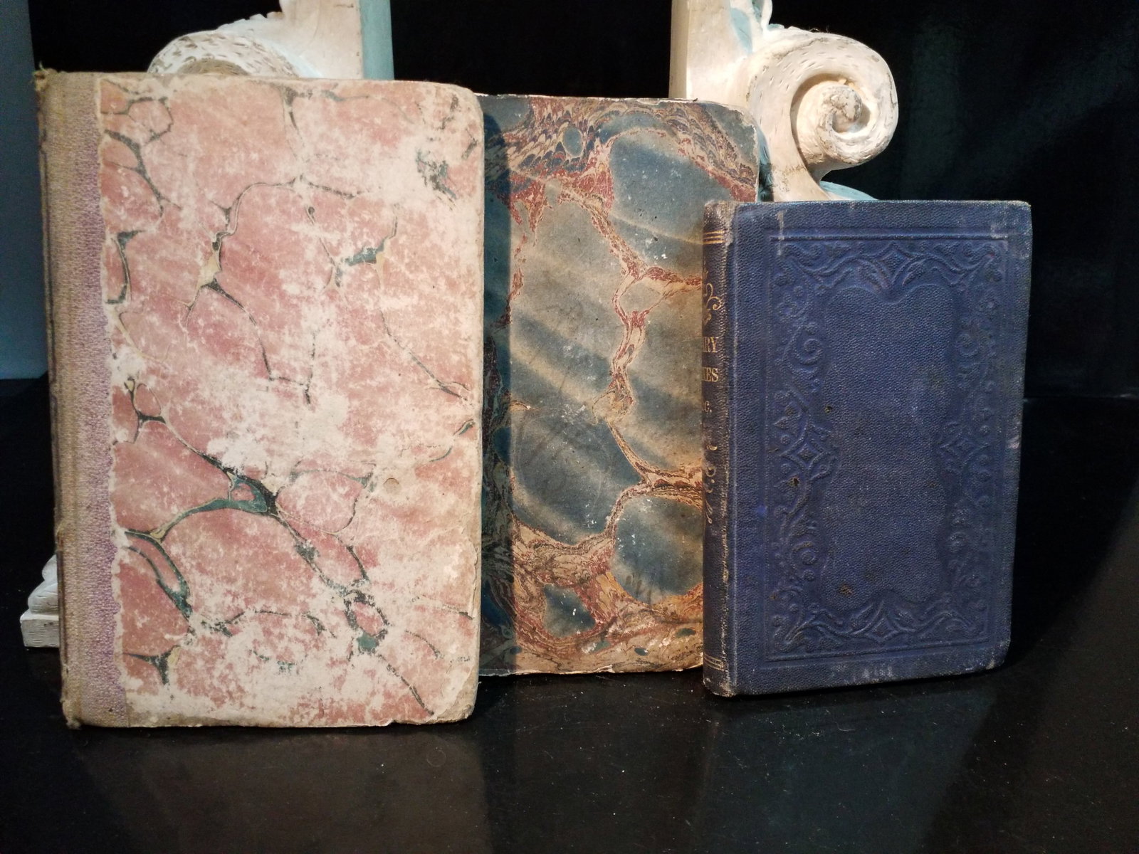1830s A collection of 3 Miniature tiny Antique books Memoir of Mary Huntington , Soldiers Daughter: 3 small books with usual wear all from the 1830s, the Soldiers Daughter, Trust in God and Memoir of Mary Huntington of Bridgwater Mass. All are complete with wear. A nice little collection.