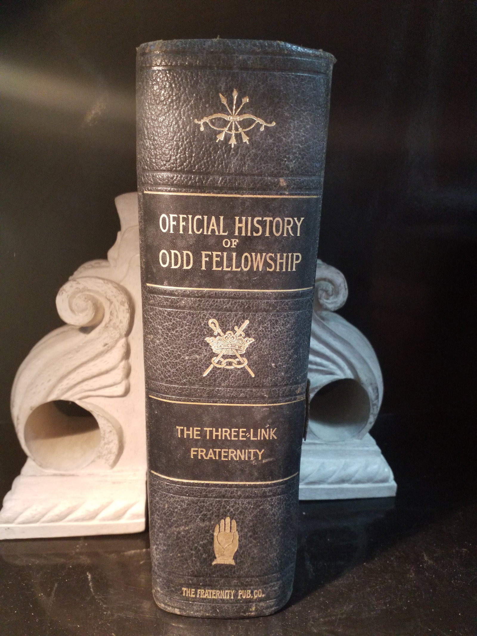 Official History of Odd Fellowship Three Link Fraternity 1914 Illustrated 1/4 Leather Huge Volume: Published by Fraternity Publishing in 1914, superbly illustrated, many fine illustrations, large heavy volume very thick, quarter leather with some outer rubbing and slight wear, but overall a solid a