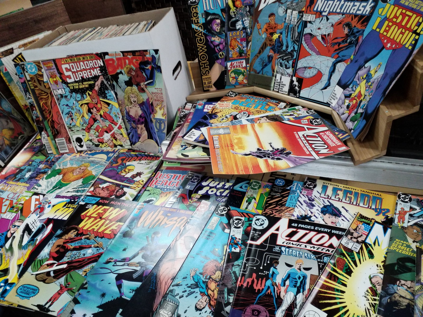 Packed Short Box of Vintage Comic Books nearly all are in VF+ Condition DC Marvel Superhero Over 200 (1 of 8)